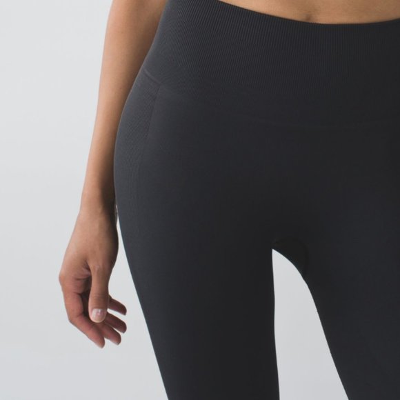 LULULEMON Zone In Seamless Crop Size 6 🍋 - Picture 2 of 6